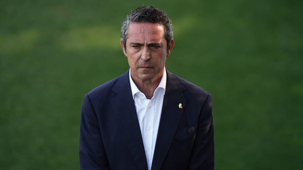Fenerbahçe’nin Ali Koç’a olan borcu şoke etti: Cebinden verdiği miktar açıklandı! Fenerbahçe’nin Ali Koç’a olan borcu şoke etti: Cebinden verdiği miktar açıklandı!
