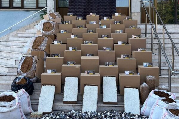 Kaçak sigara operasyonunda 1 şüpheli yakalandı Kaçak sigara operasyonunda 1 şüpheli yakalandı