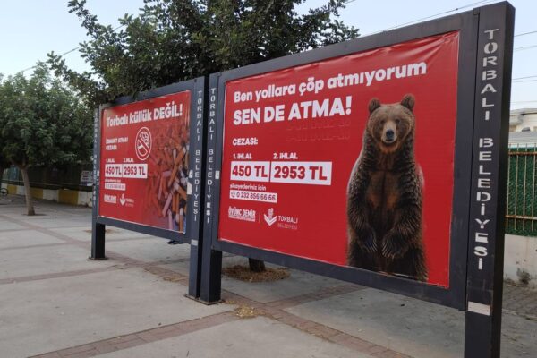 Torbalı Belediyesi’nden subliminal mesaj: Ayı bile... Torbalı Belediyesi’nden subliminal mesaj: Ayı bile...