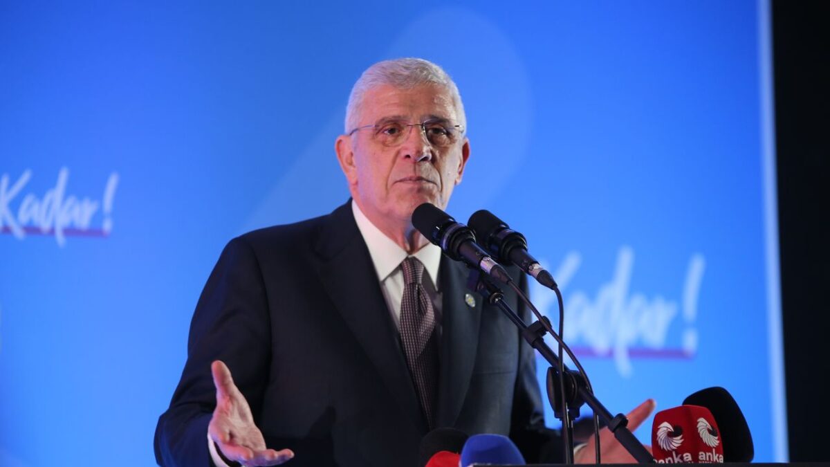 Dervişoğlu İzmir teşkilatına seslendi: Aranıza şeytan sokmayın! Dervişoğlu İzmir teşkilatına seslendi: Aranıza şeytan sokmayın!