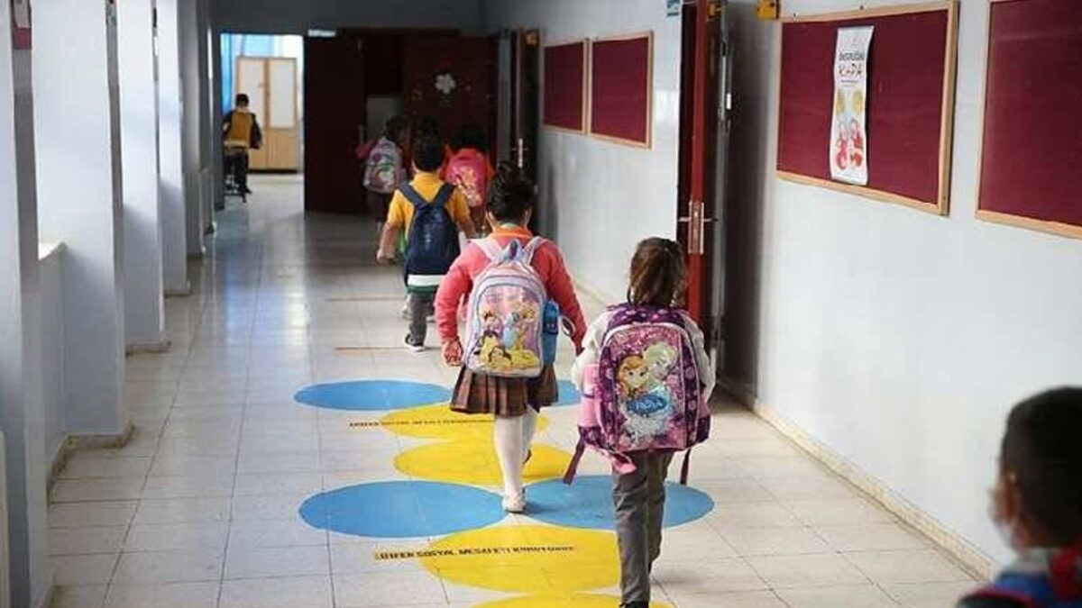 MEB’den “akran zorbalığı” önlemi: Okula başlama yaşı değişebilir MEB’den “akran zorbalığı” önlemi: Okula başlama yaşı değişebilir