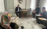 Hakim geldi, mahkeme evin salonuna taşındı Hakim geldi, mahkeme evin salonuna taşındı