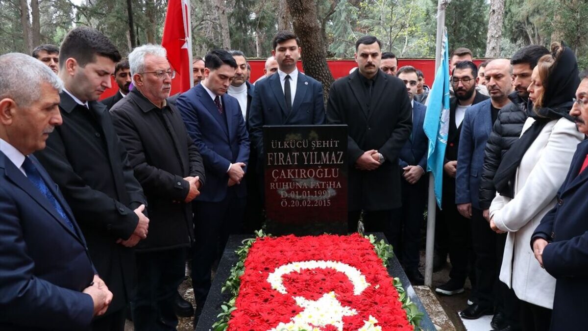 Fırat Çakıroğlu, ölümünün 11. yılında anıldı Fırat Çakıroğlu, ölümünün 11. yılında anıldı
