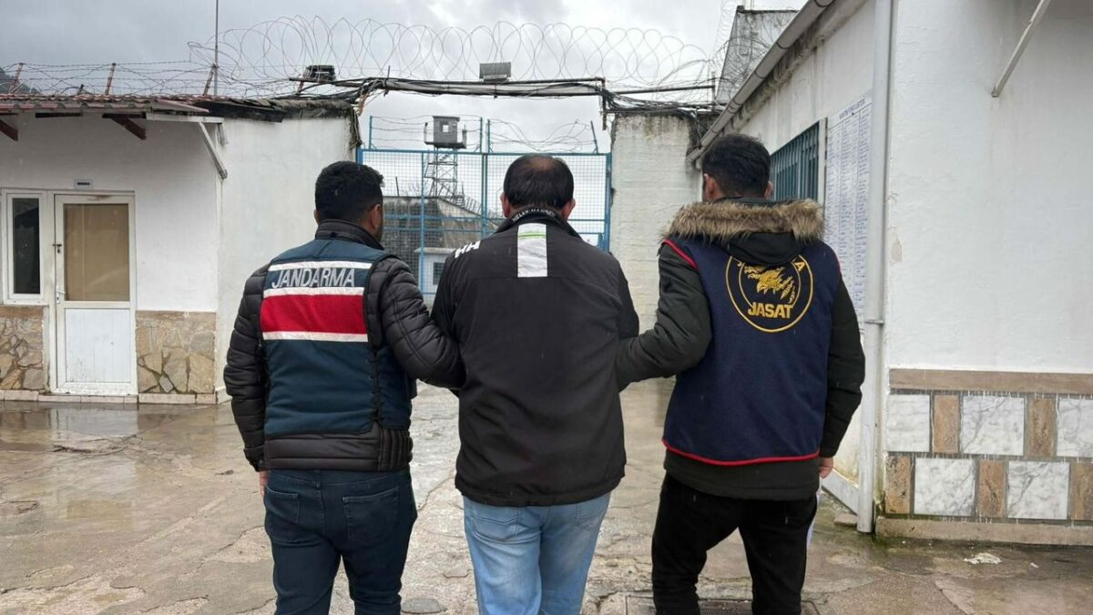 Muğla’daki denetimlerde 35 kişi tutuklandı! Muğla’daki denetimlerde 35 kişi tutuklandı!