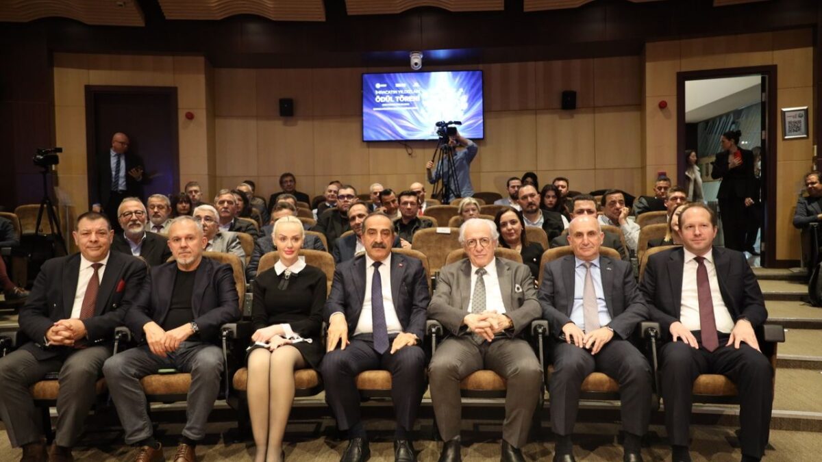 EİB ‘İhracatın Yıldızları’ töreni sürüyor… Meyve sebze ihracatçıları ödüllendirildi! EİB ‘İhracatın Yıldızları’ töreni sürüyor… Meyve sebze ihracatçıları ödüllendirildi!