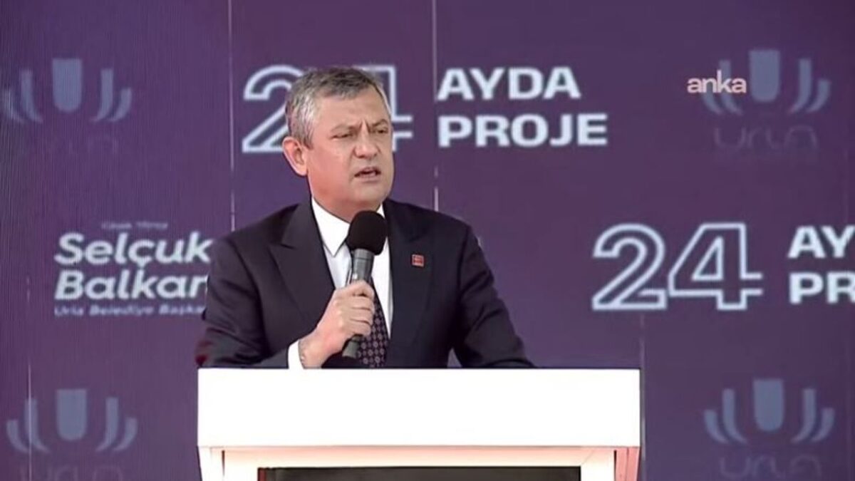 Özel’den Urla’da AK Parti’ye salvolar: Dikkat çeken “yaşam biçimi” açıklaması