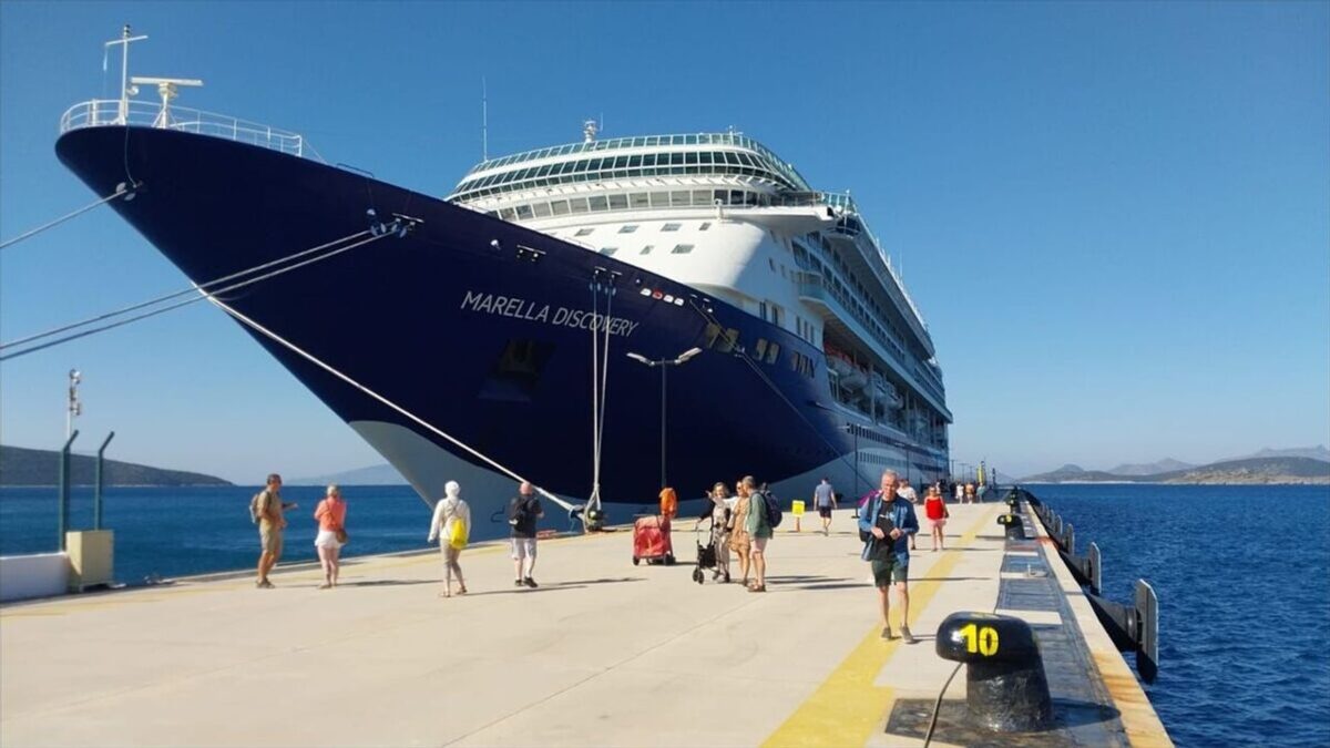Bodrum’a dev kruvaziyer: 1752 turist ilçeye geldi