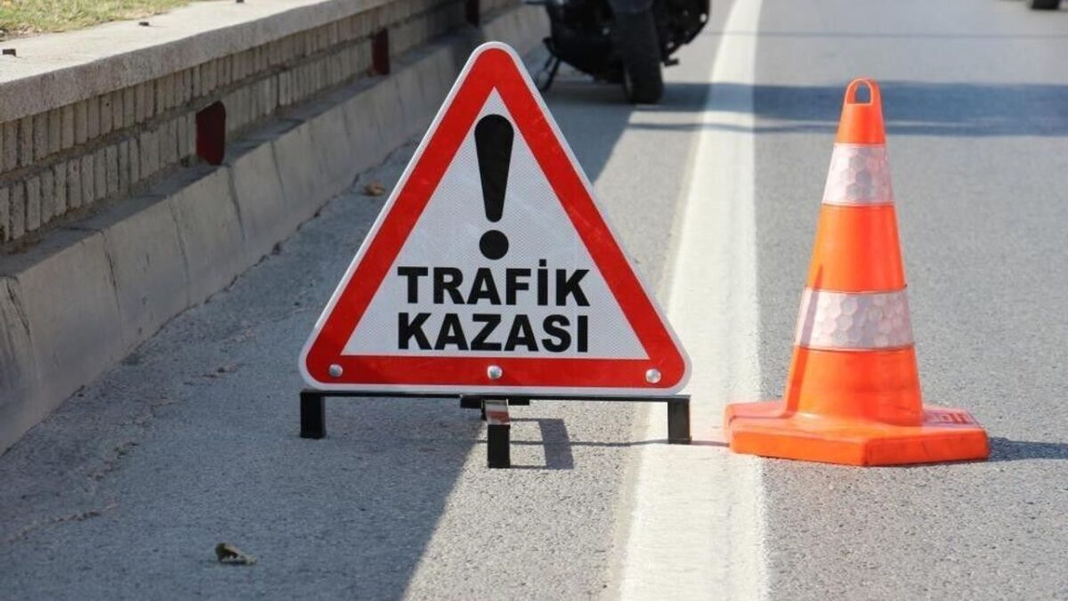 İzmir’de feci kaza: 1 kişi hayatını kaybetti İzmir’de feci kaza: 1 kişi hayatını kaybetti