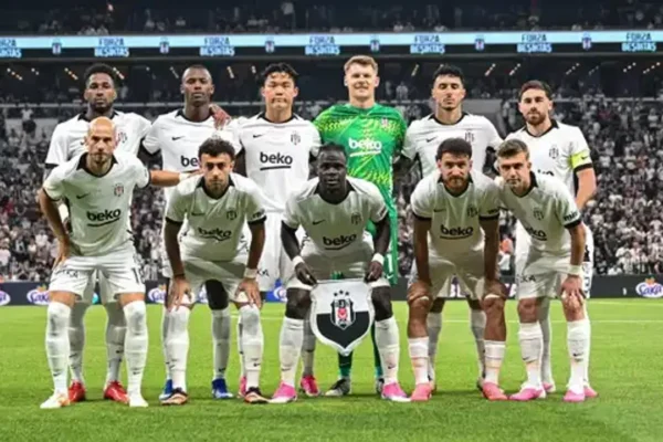 Beşiktaş’ın Midtjylland maçı kamp kadrosu be... Beşiktaş’ın Midtjylland maçı kamp kadrosu be...
