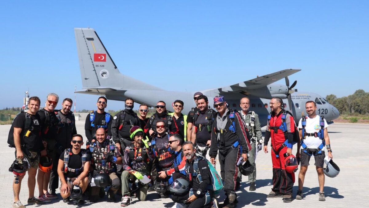 İzmir’de THK Havacılık Festivali başladı İzmir’de THK Havacılık Festivali başladı