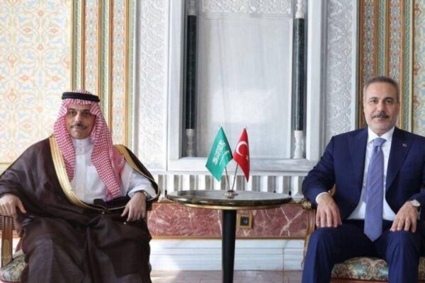 Bakaı Fidan Suudi mevkidaşı ile görüştü Bakaı Fidan Suudi mevkidaşı ile görüştü