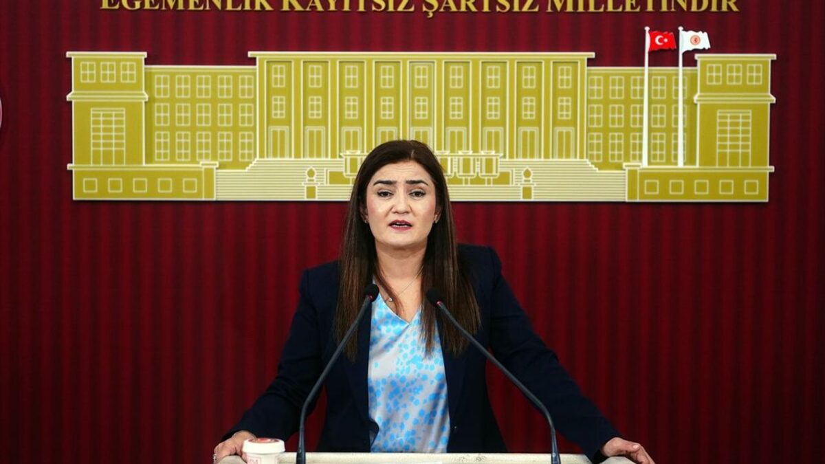 Gündem Basmane Çukuru: Kılıç’tan Tugay’a suç duyurusu! Gündem Basmane Çukuru: Kılıç’tan Tugay’a suç duyurusu!